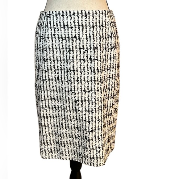 Escada Black and White Tweed Pencil Skirt Sz-40 - Picture 1 of 7